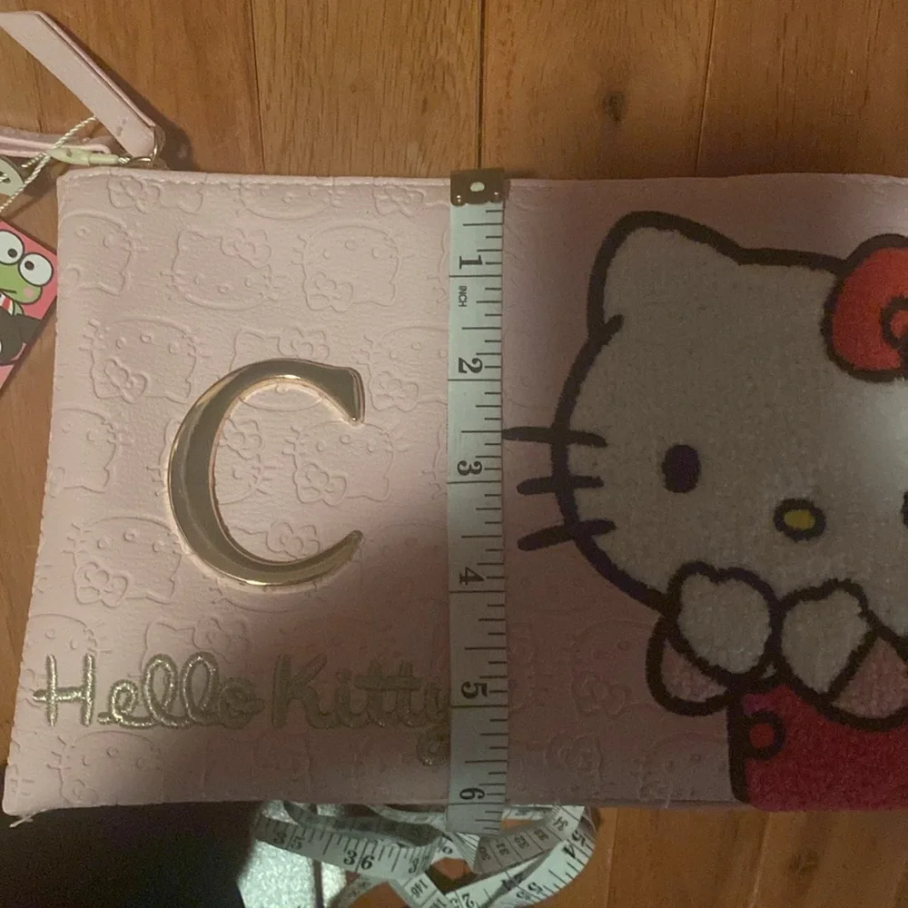 NWT Hello Kitty Pink Cosmetic pouch - Picture 5 of 7
